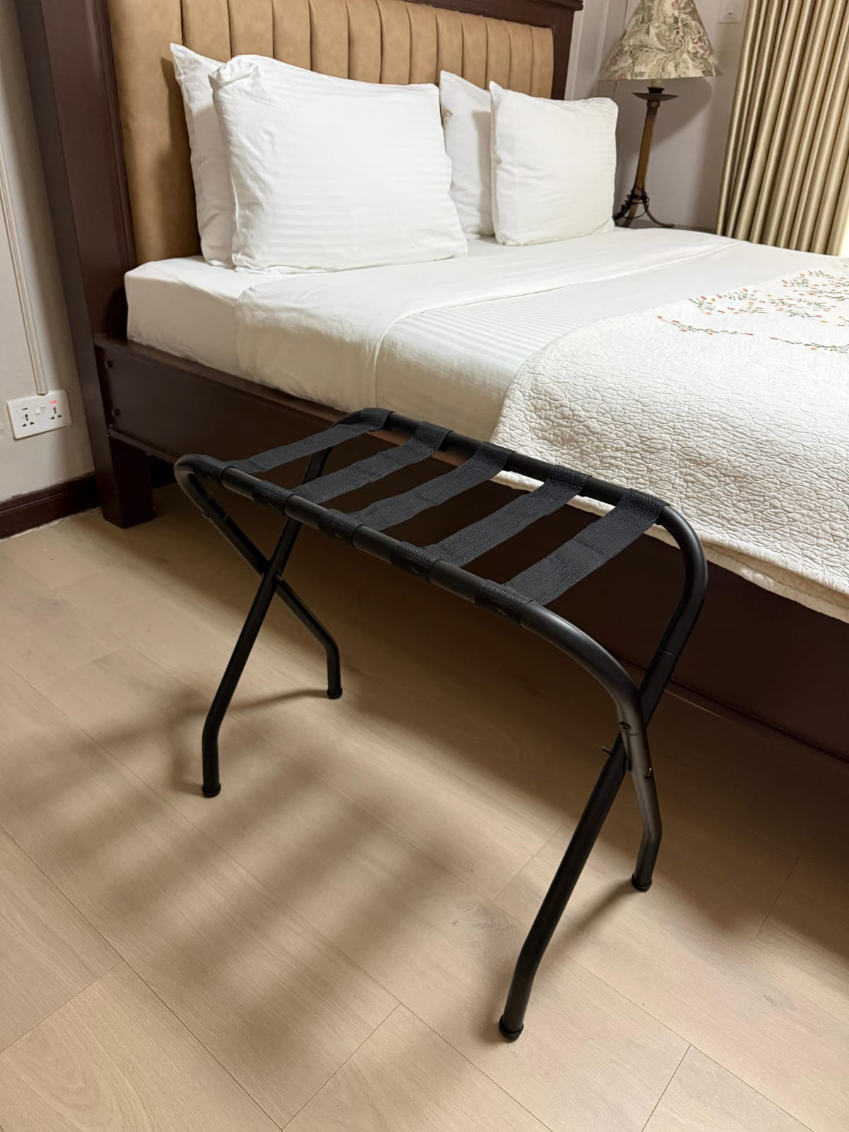 Foldable Metal Luggage Rack / Suitcase Stand