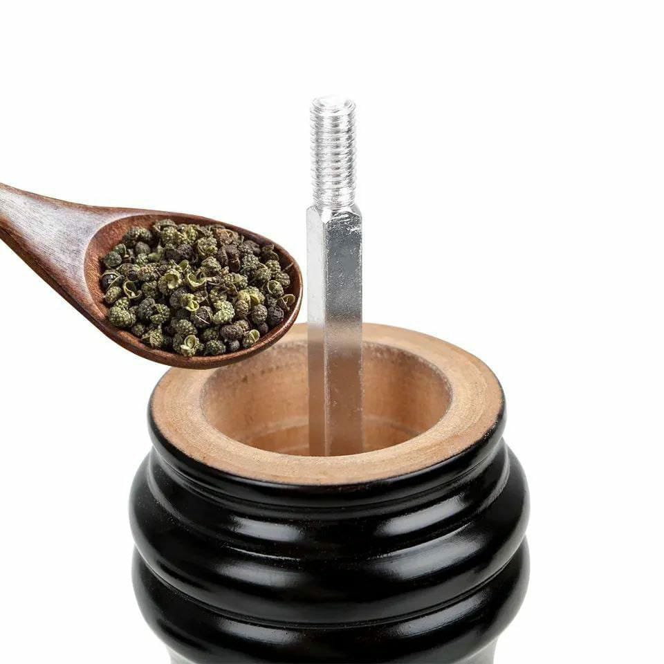 Wooden salt / pepper grinder