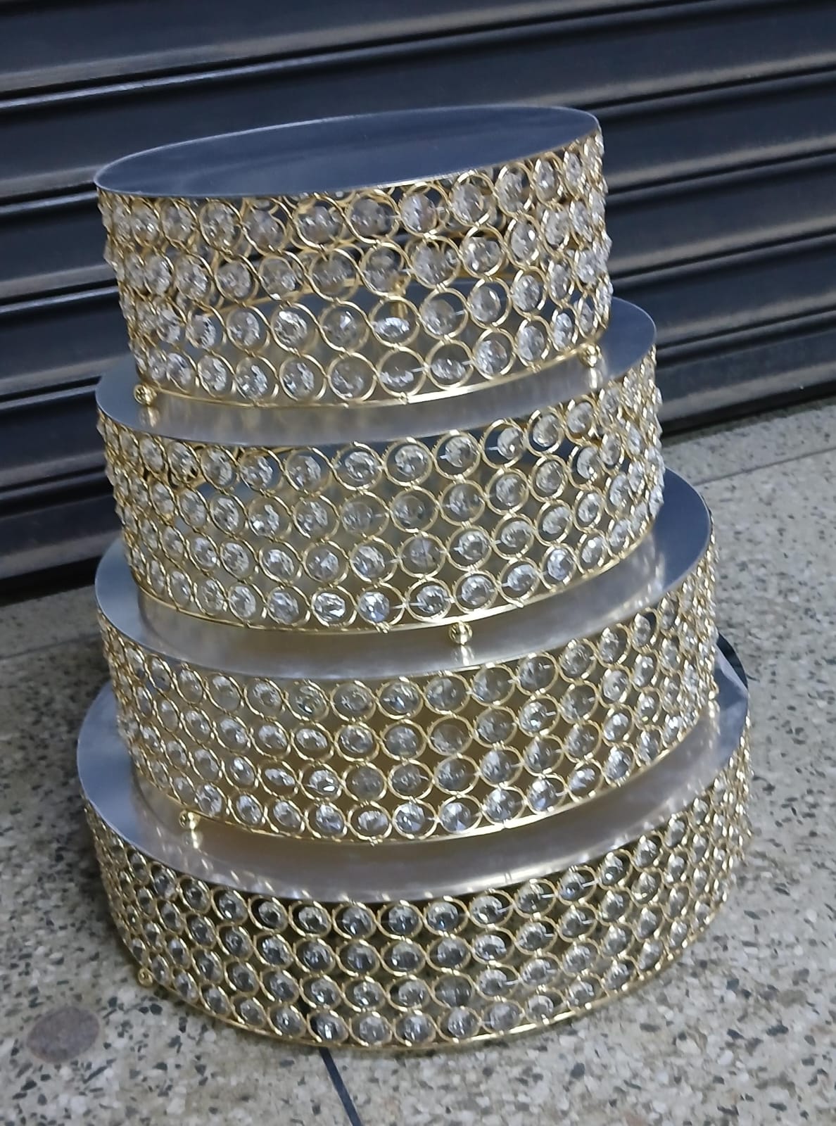 4pcs Iron top with crystals cake stand