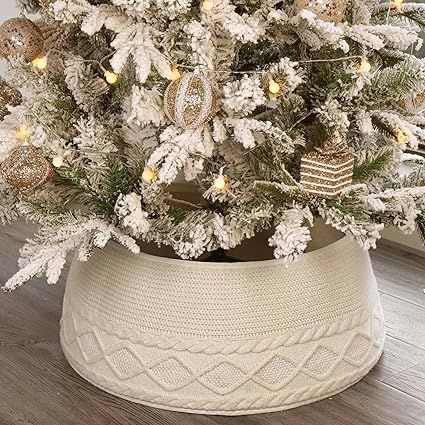 Beautifully knitted Christmas Tree Collar