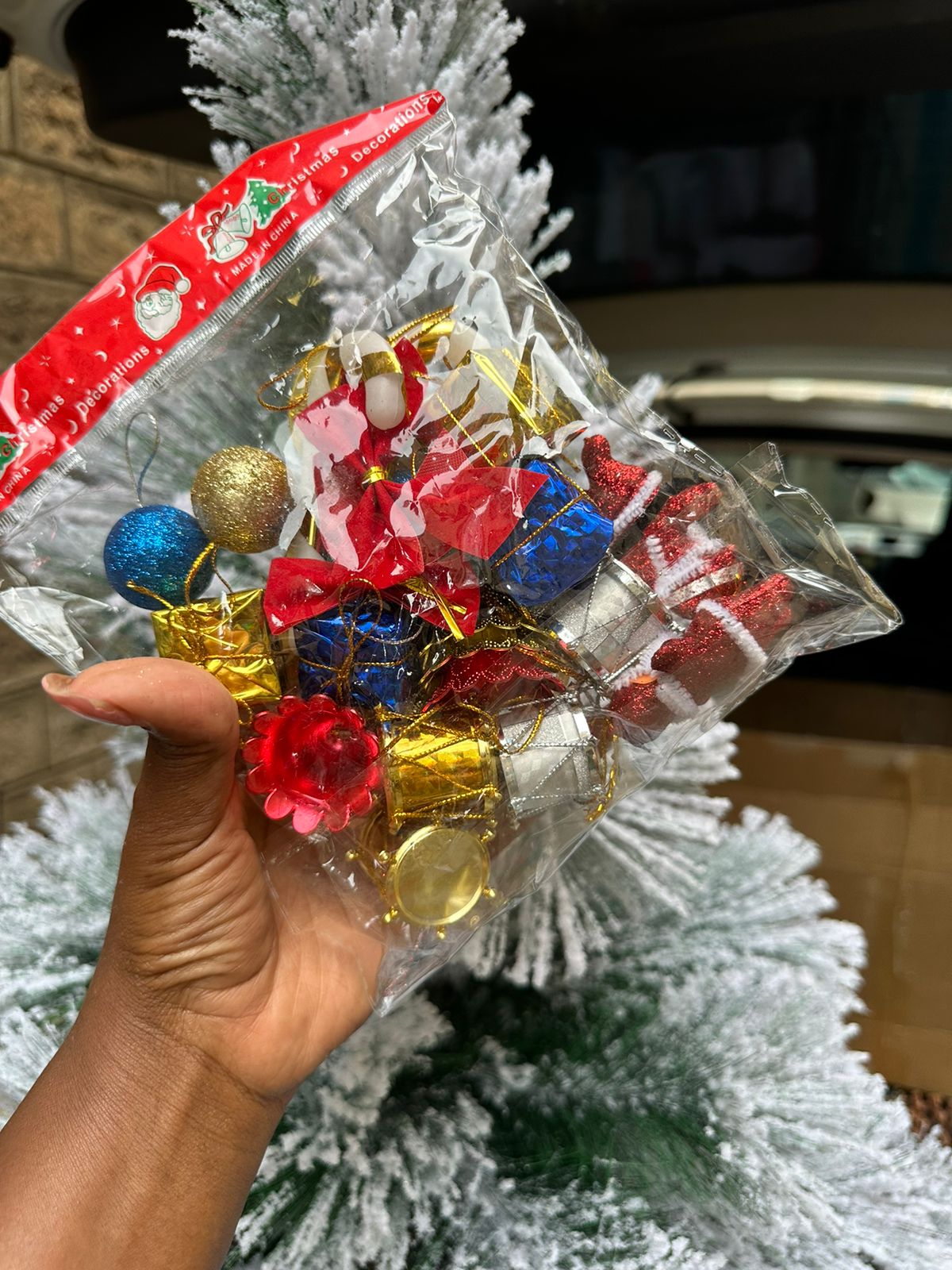 Mixed decor