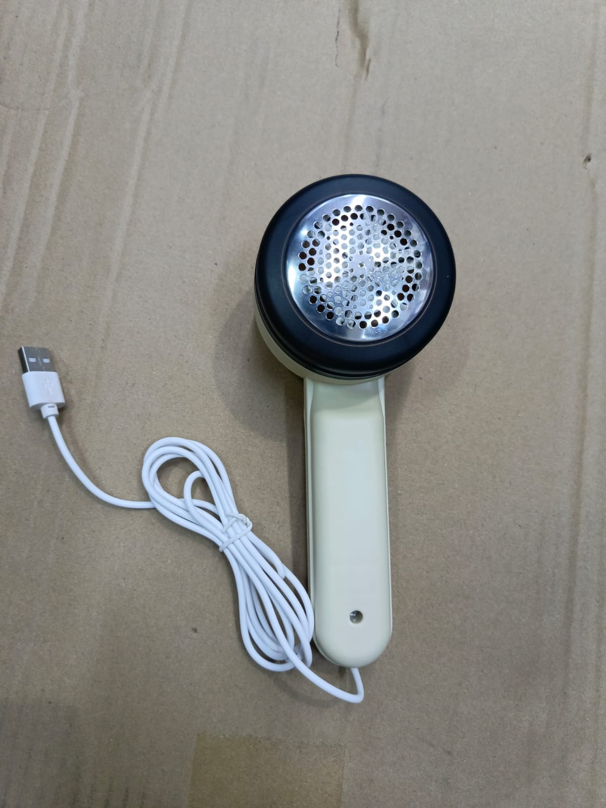 Electric lint remover