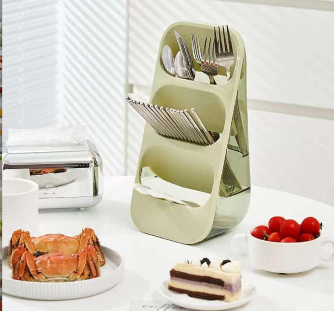 Cutlery organizer