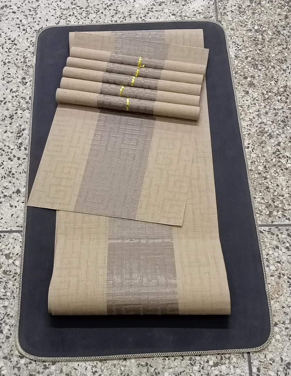 6pcs pvc  table mats plus one table runner