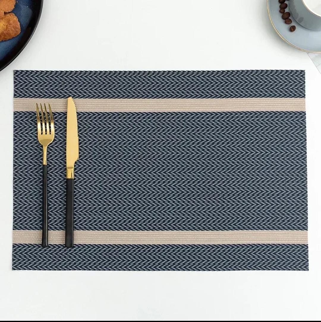 6pcs pvc  table mats plus one table runner