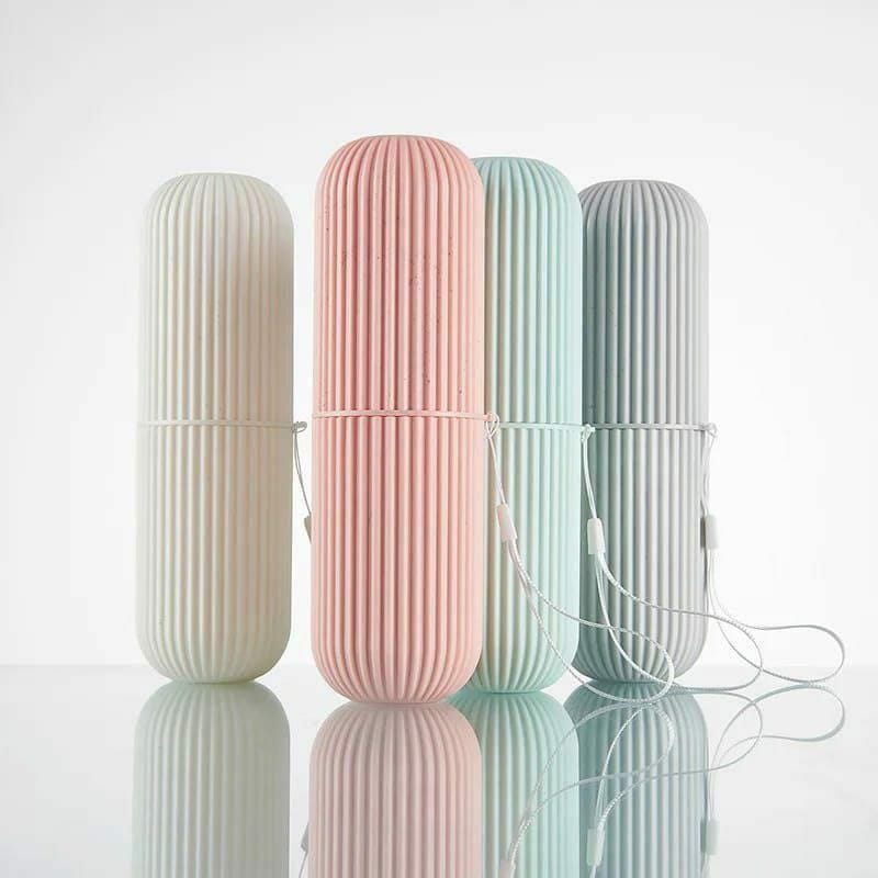 Portable travel toothbrush