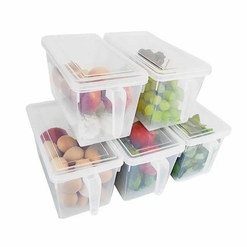 Food storage container with handle