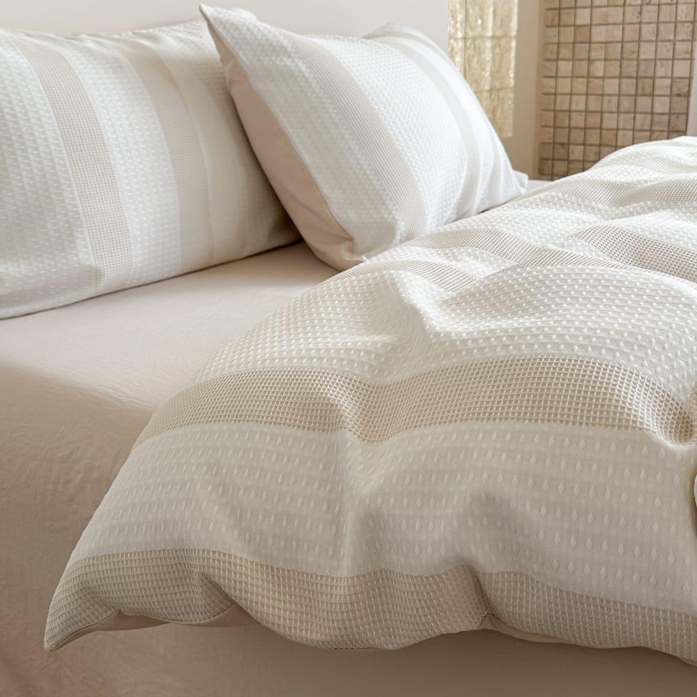 High Quality 4-Piece Duvet Cover Set – Luxury, Comfort & Style