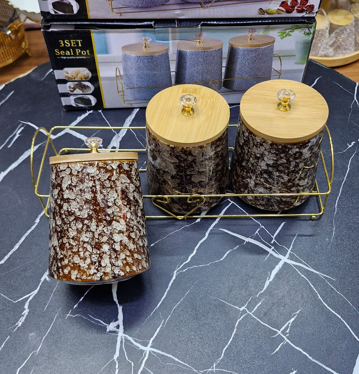 3pcs Seasoning Set Condiment Jars Set for storage.