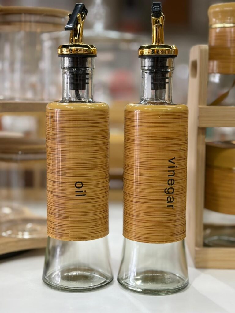 Oil and Vinegar glass Dispenser Bottle, Olive Oil, Oil and Vinegar glass Dispenser,  500ml, Vinegar and Oil Dispenser, Glass Bottles and Nozzle, oil glass Storage