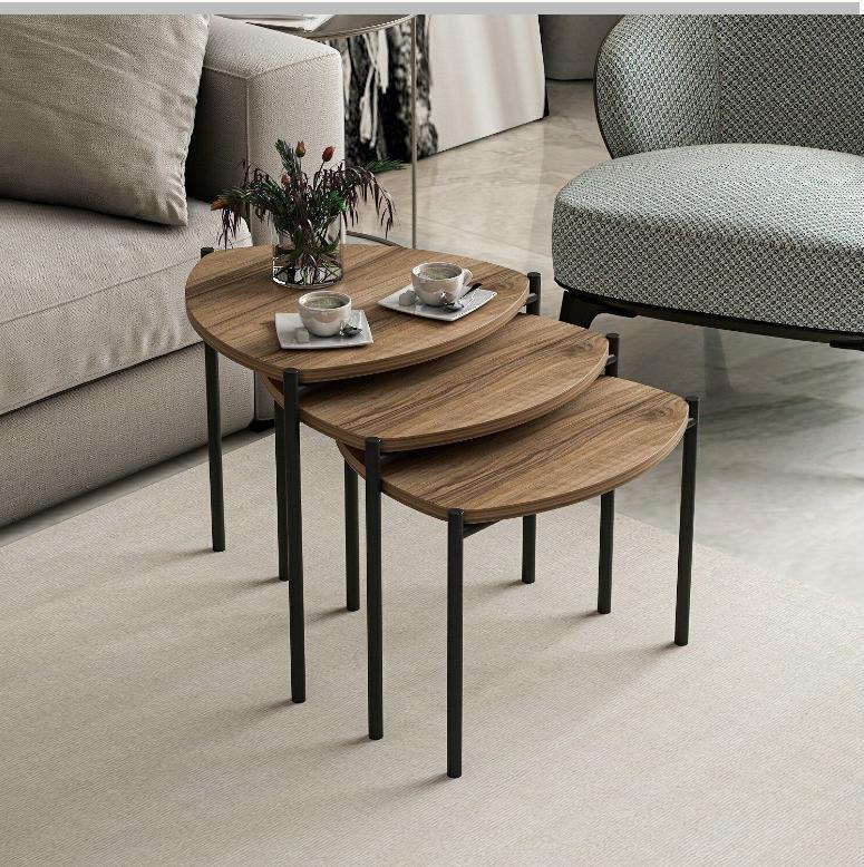 Nesting table
