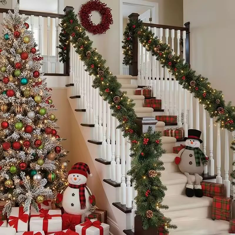 ✅PREDECORATED GREEN GARLAND WITH INBUILT LIGHT