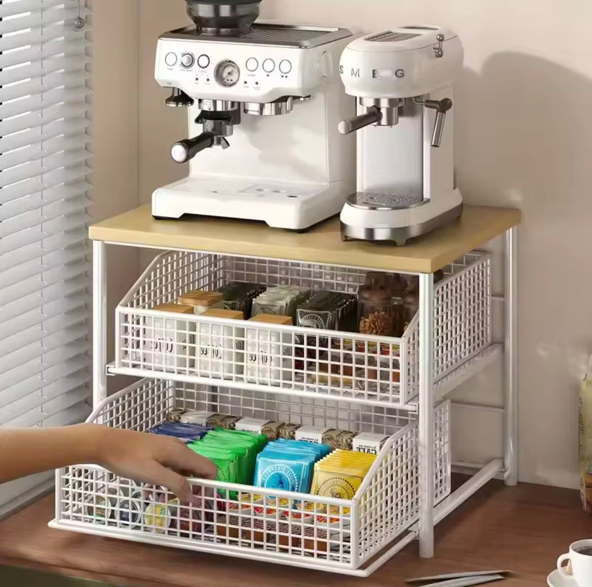 Sturdy multi-layer storage rack
