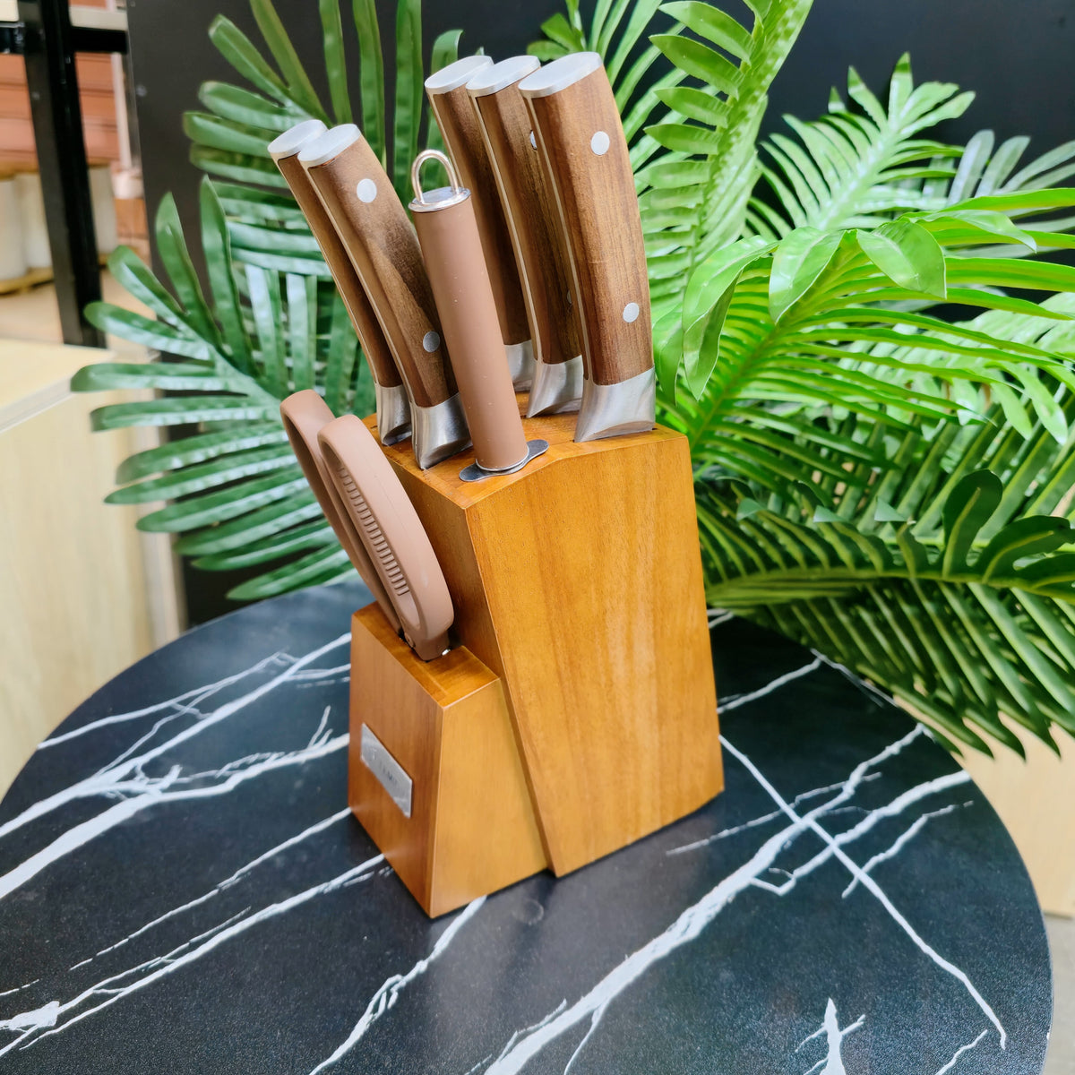 8pc Unique knife set with bamboo place on