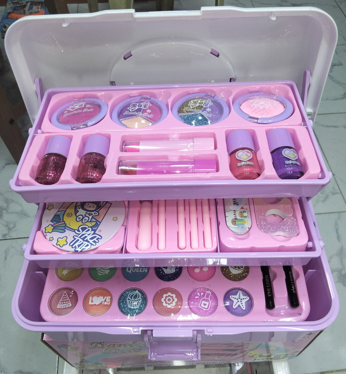 Danielle make up set