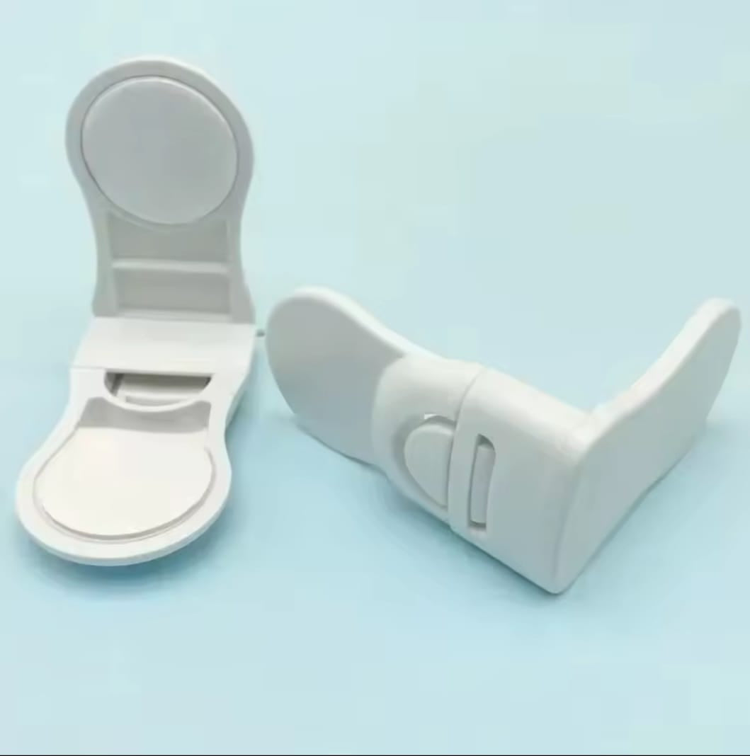 Anti-pinch hand child safety lock