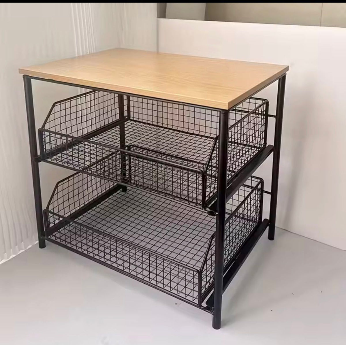 Sturdy multi-layer storage rack