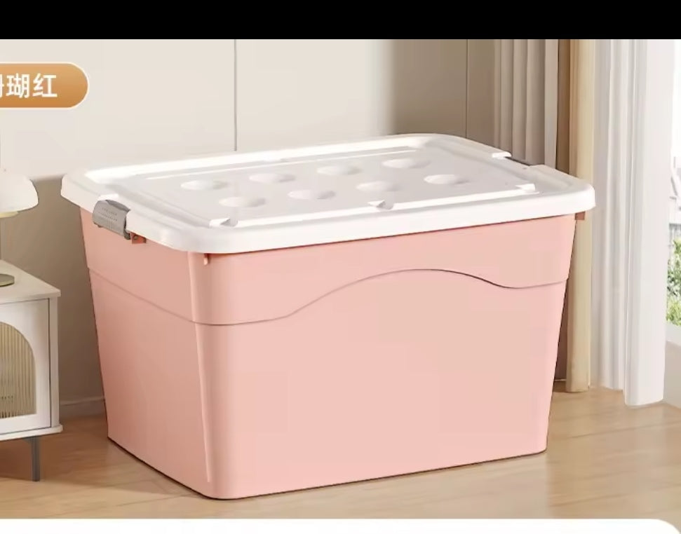 Stackable storage box with wheels