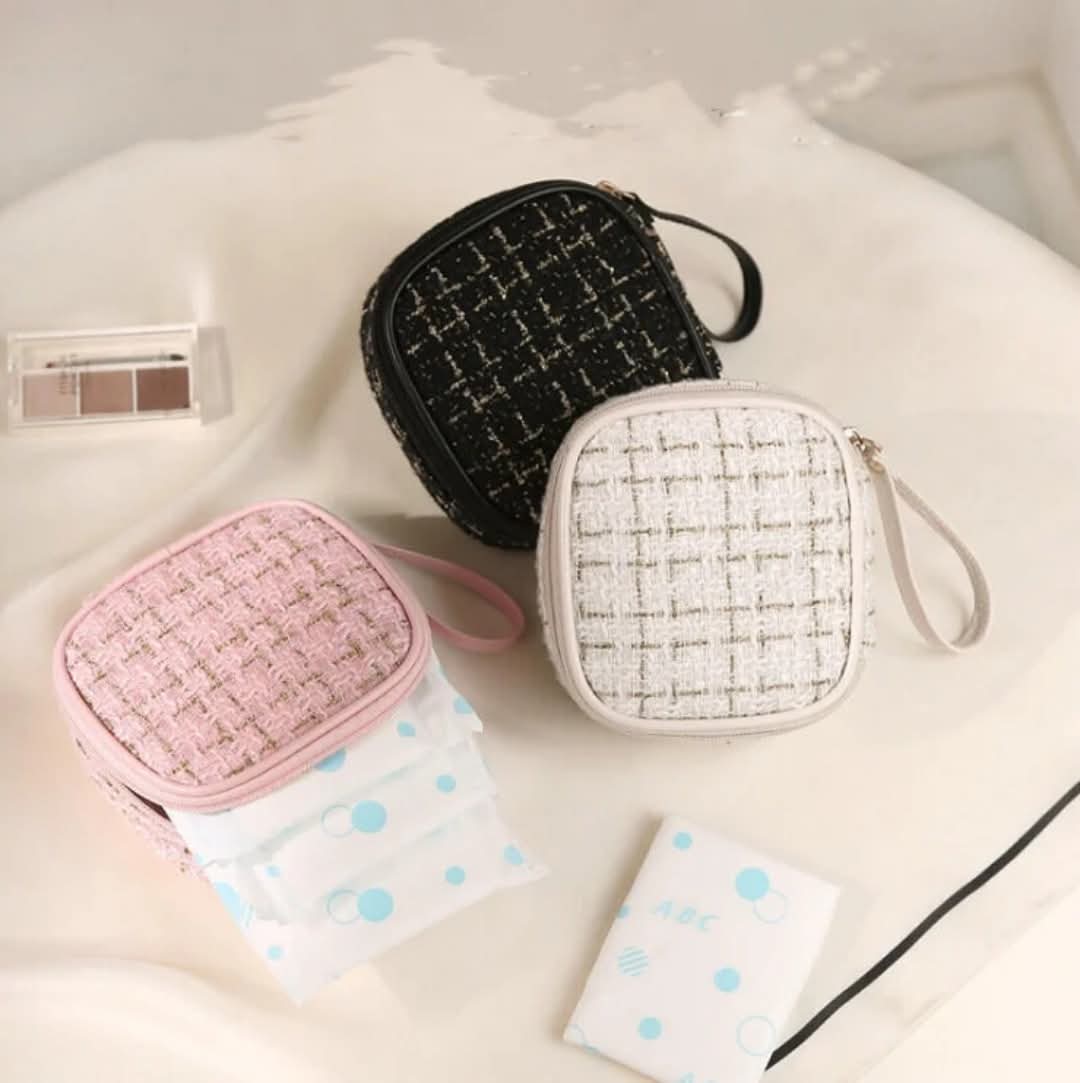 Tweed pad pouches