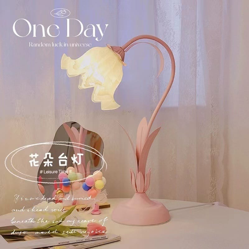Floral Lily Table Lamp