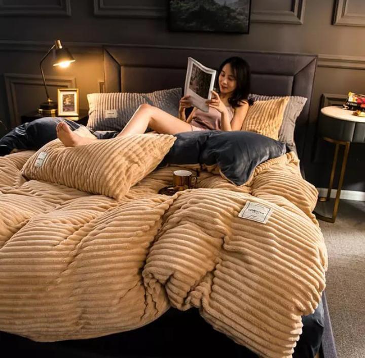 Velvet duvet, one bedsheet and two pillowcase
