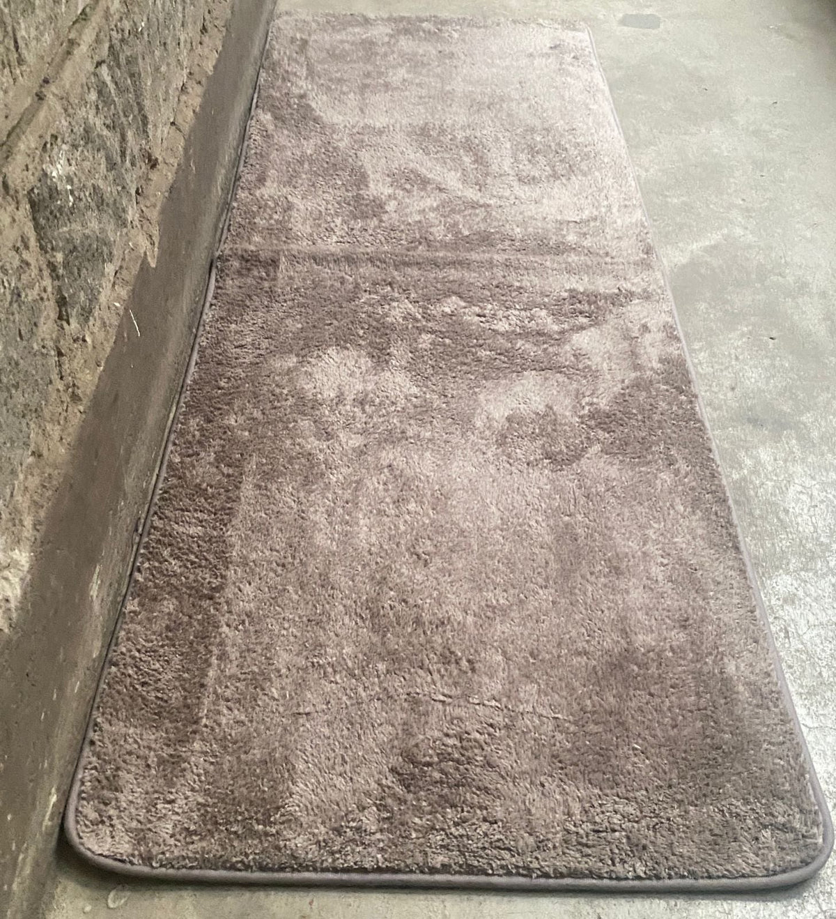 Non Slip Absorbent bedside mat Soft luxurious 60*180 cm