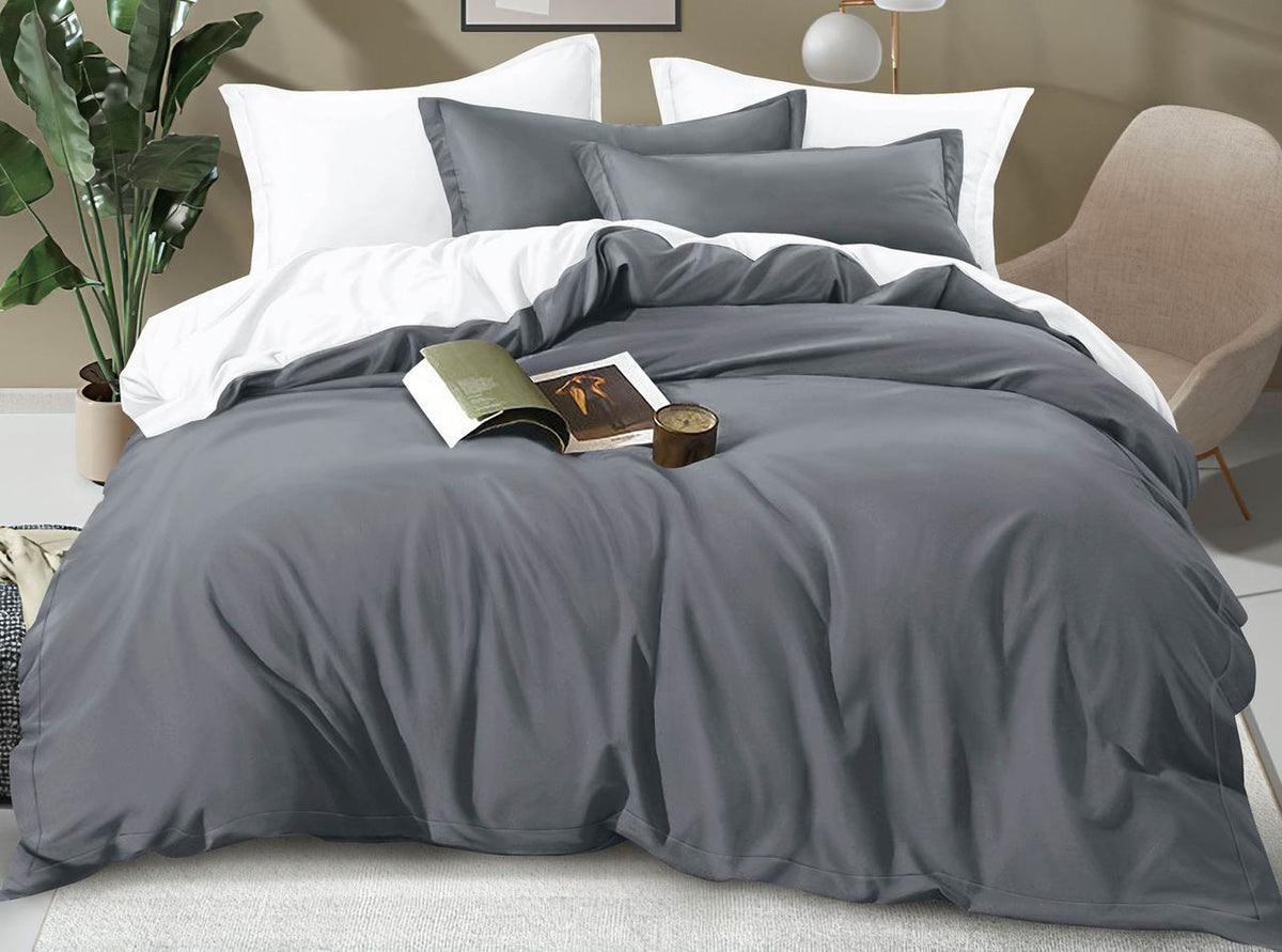 Duvetcover with Bedsheet Four Pillowcases