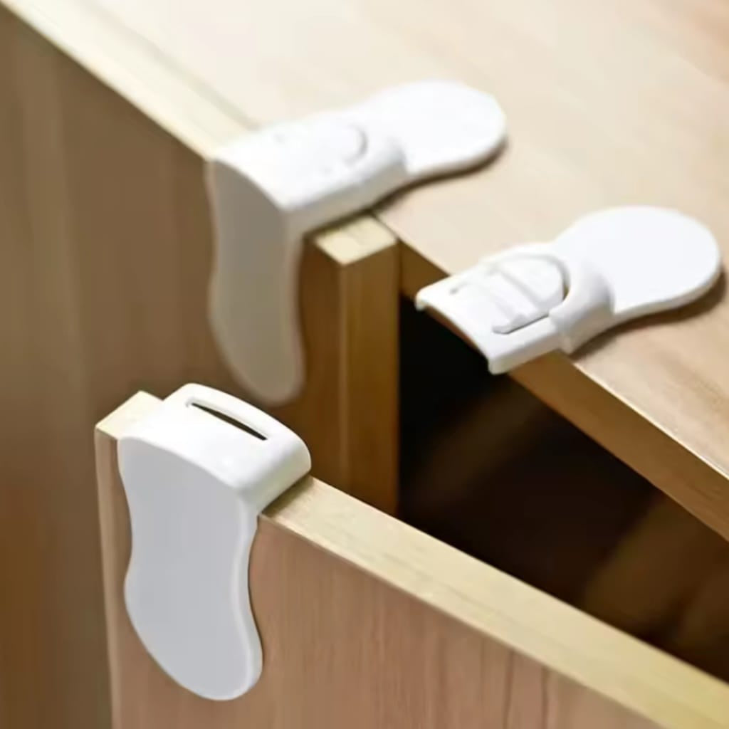 Anti-pinch hand child safety lock