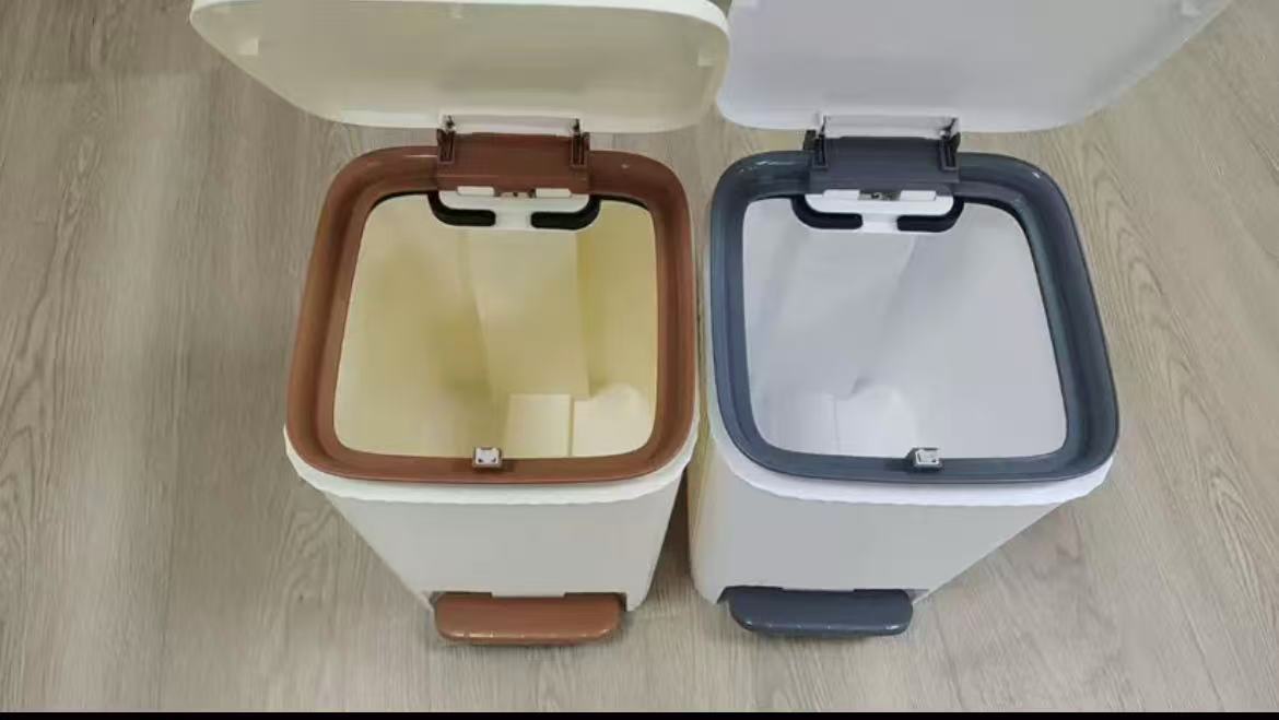 Foot Pedal dustbin/trash can.