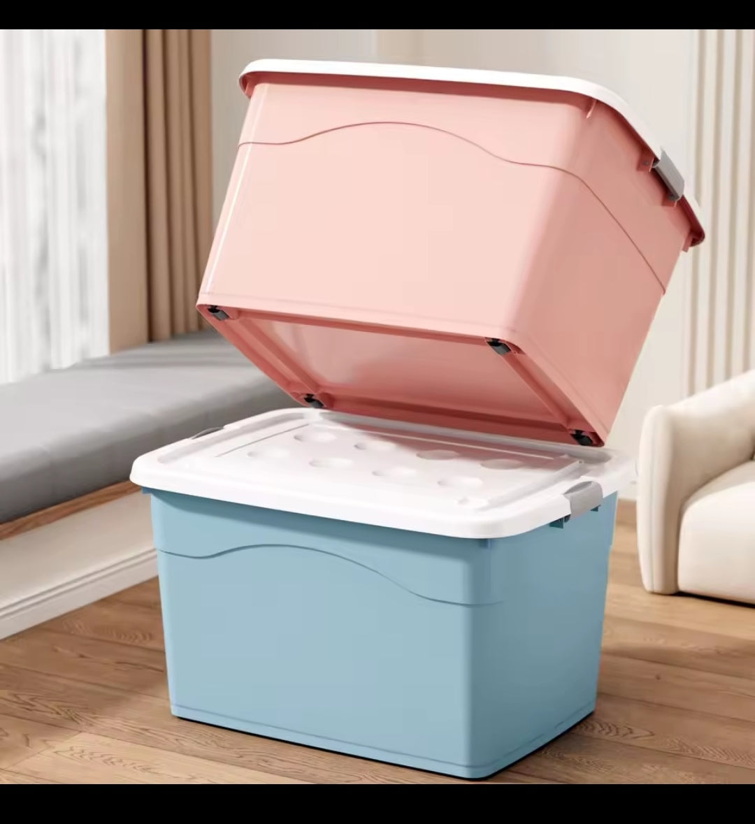 Stackable storage box with wheels