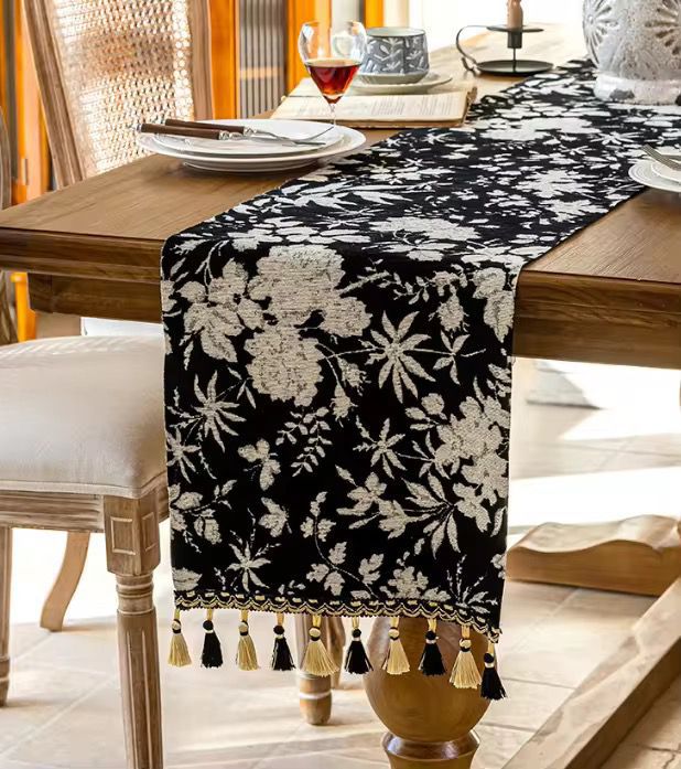 ✨Elegant Floral Table Runner