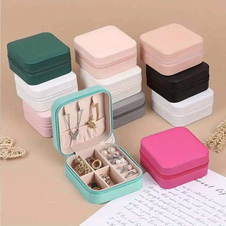 Portable Jewelry Travel Case Organizer/ Portable Mini Storage Boxes Display For Rings,Earrings, Necklaces etc