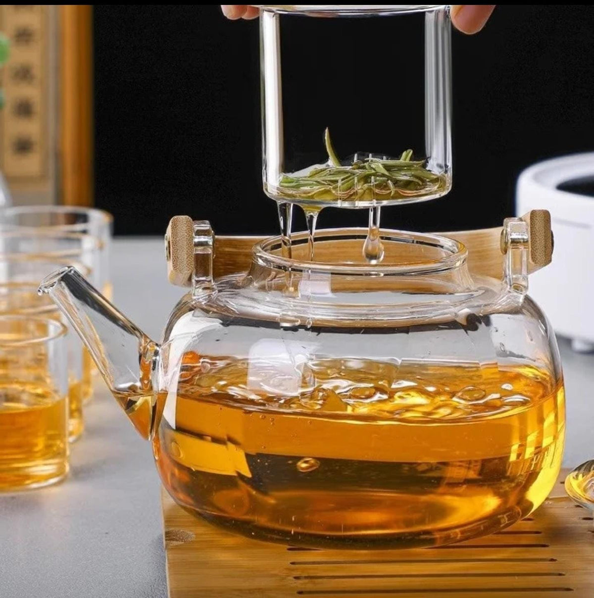 Big size,1.4ltrs , High borosilicate glass teapot, heat-resistant, BPA-free, and lead-free, ensuring