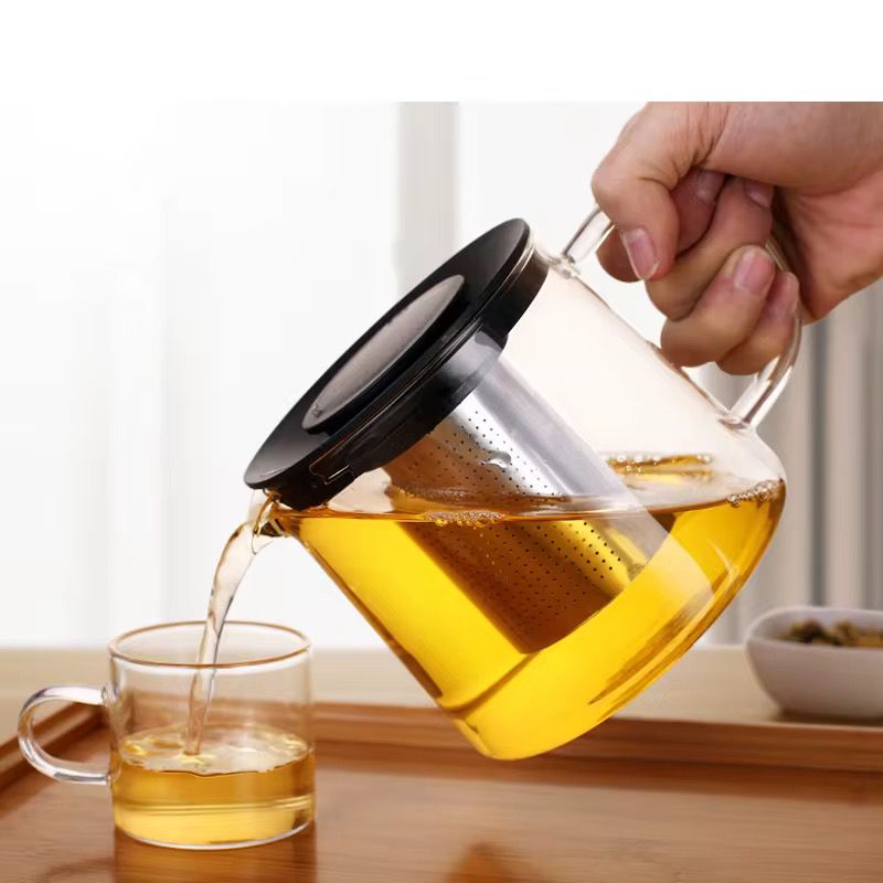 Glass teapot with infuser