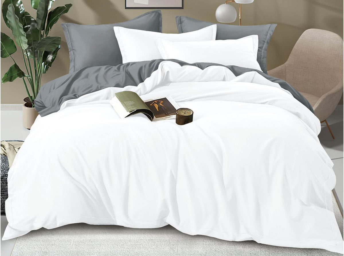 Duvetcover with Bedsheet Four Pillowcases