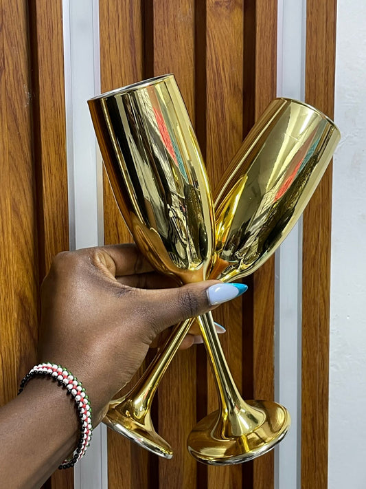 Quality golden champagne glasses