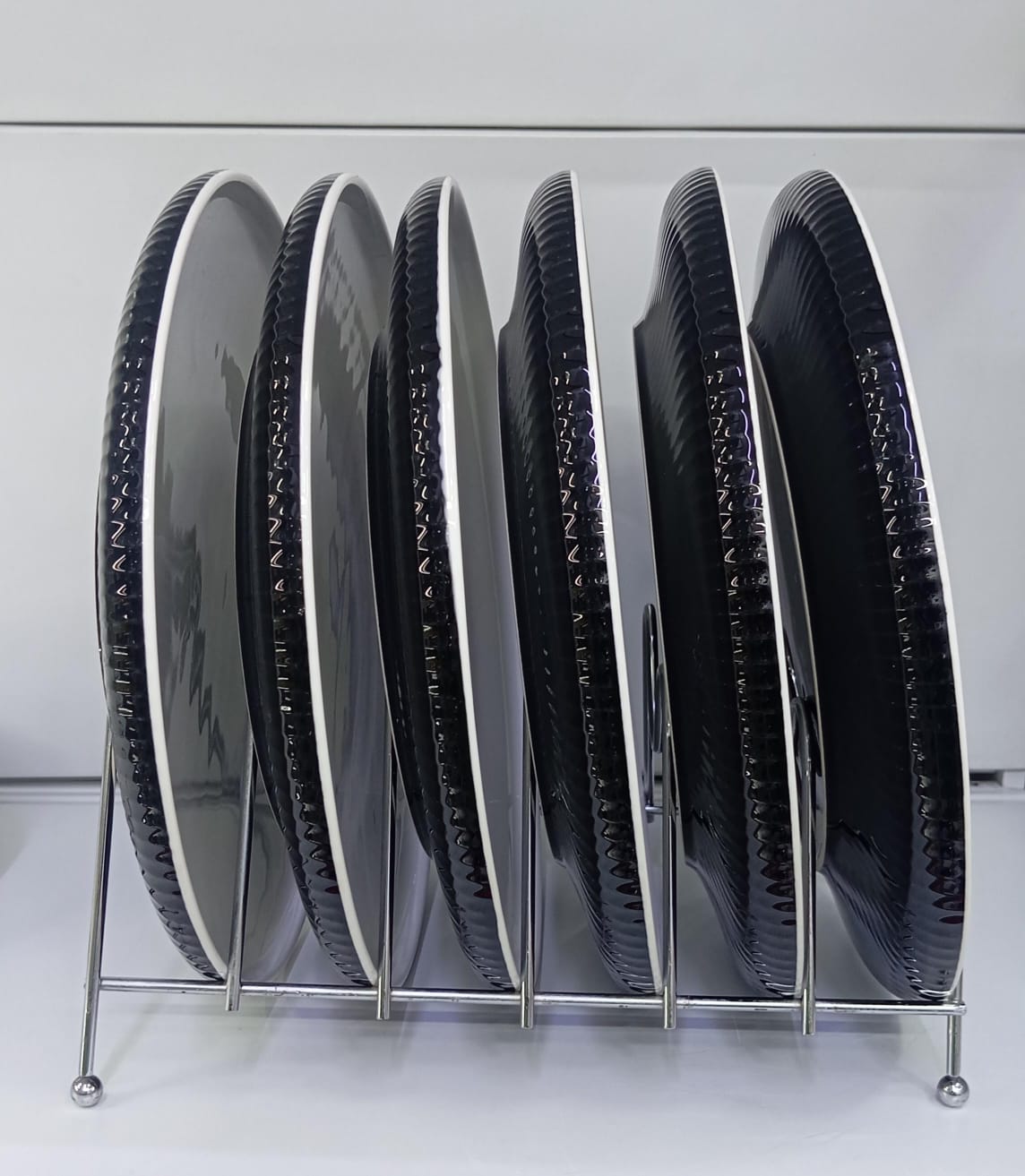 Black and white ceramic dinner plates