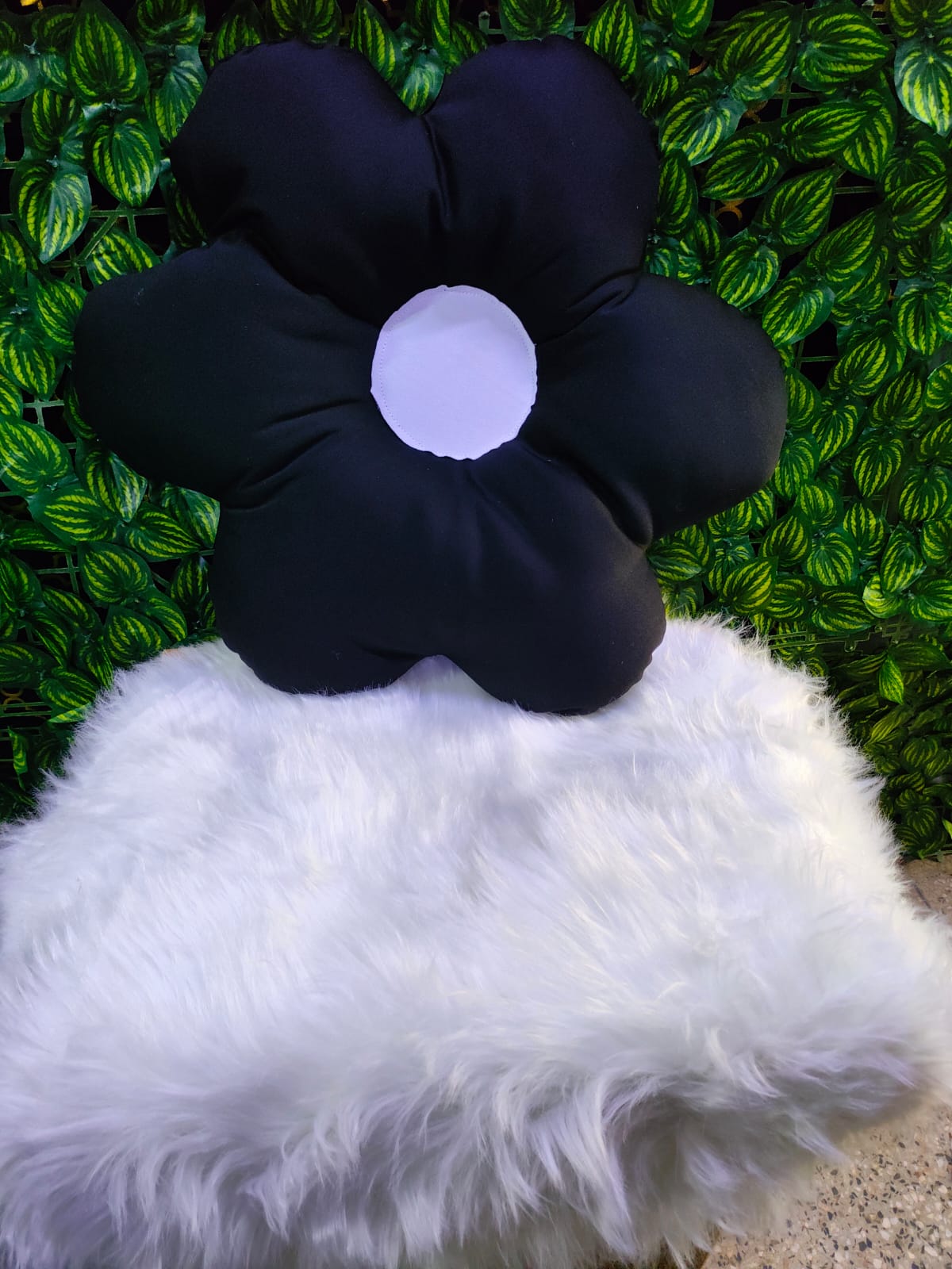 Sun Flower-Shaped Decorative Cushion