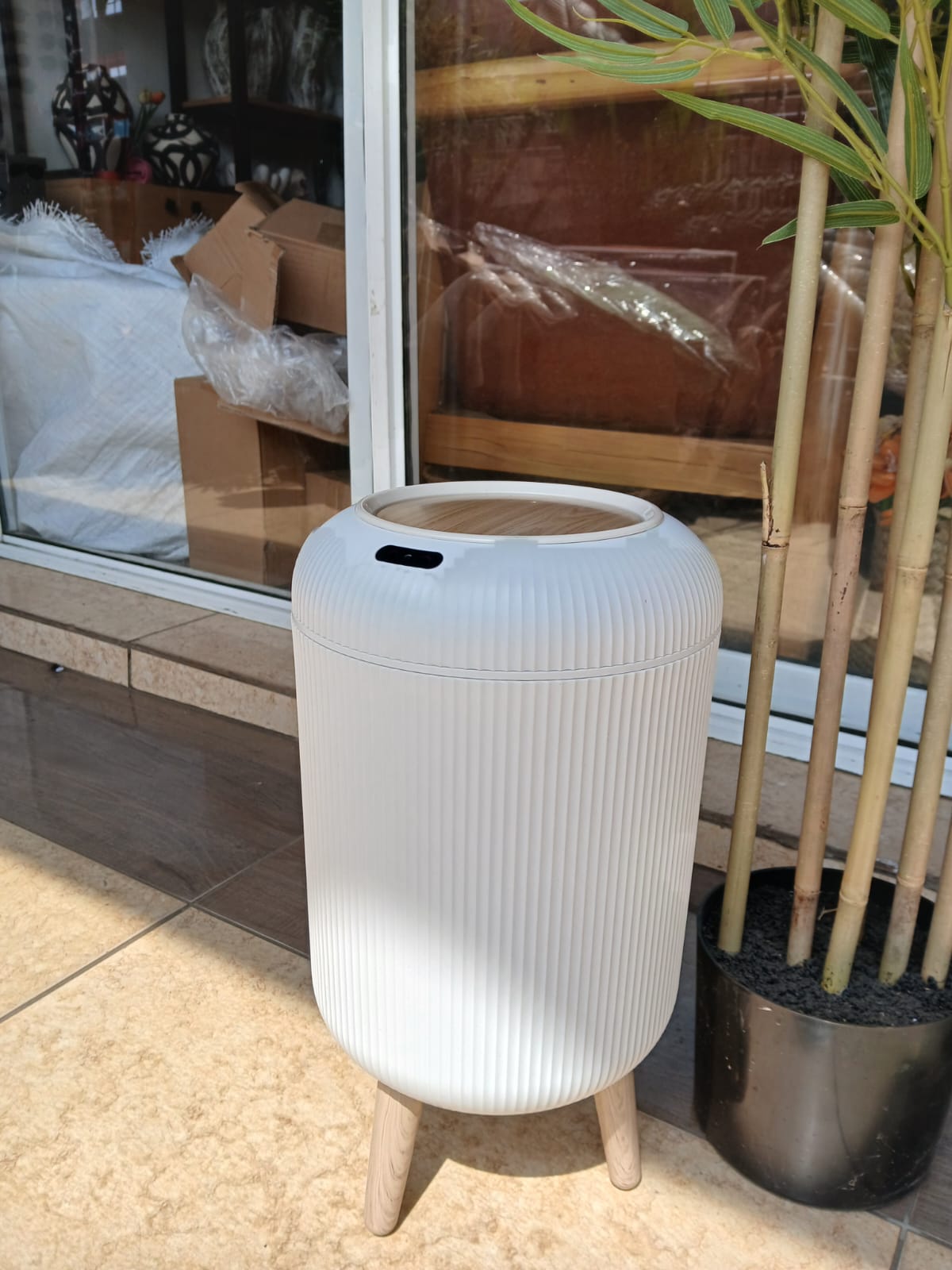 Round Intelligent Sensing Home Open Top Pressing Type 8L Large Capacity Storage Bucket with Legs