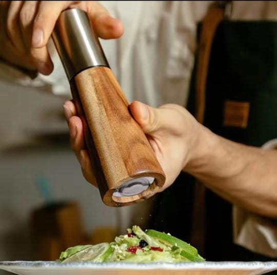 Luxury kitchen pepper & salt grinder
